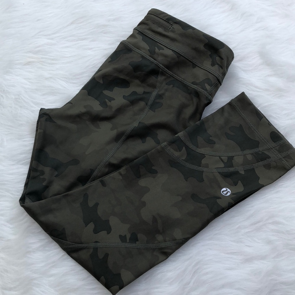 Lululemon size 4 Cropped💕💕